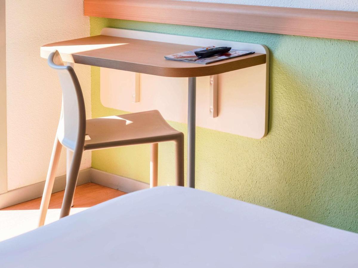 Ibis Budget Pau Lescar Exterior foto